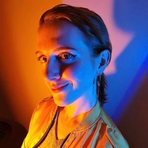 Meet your Posher, Claire